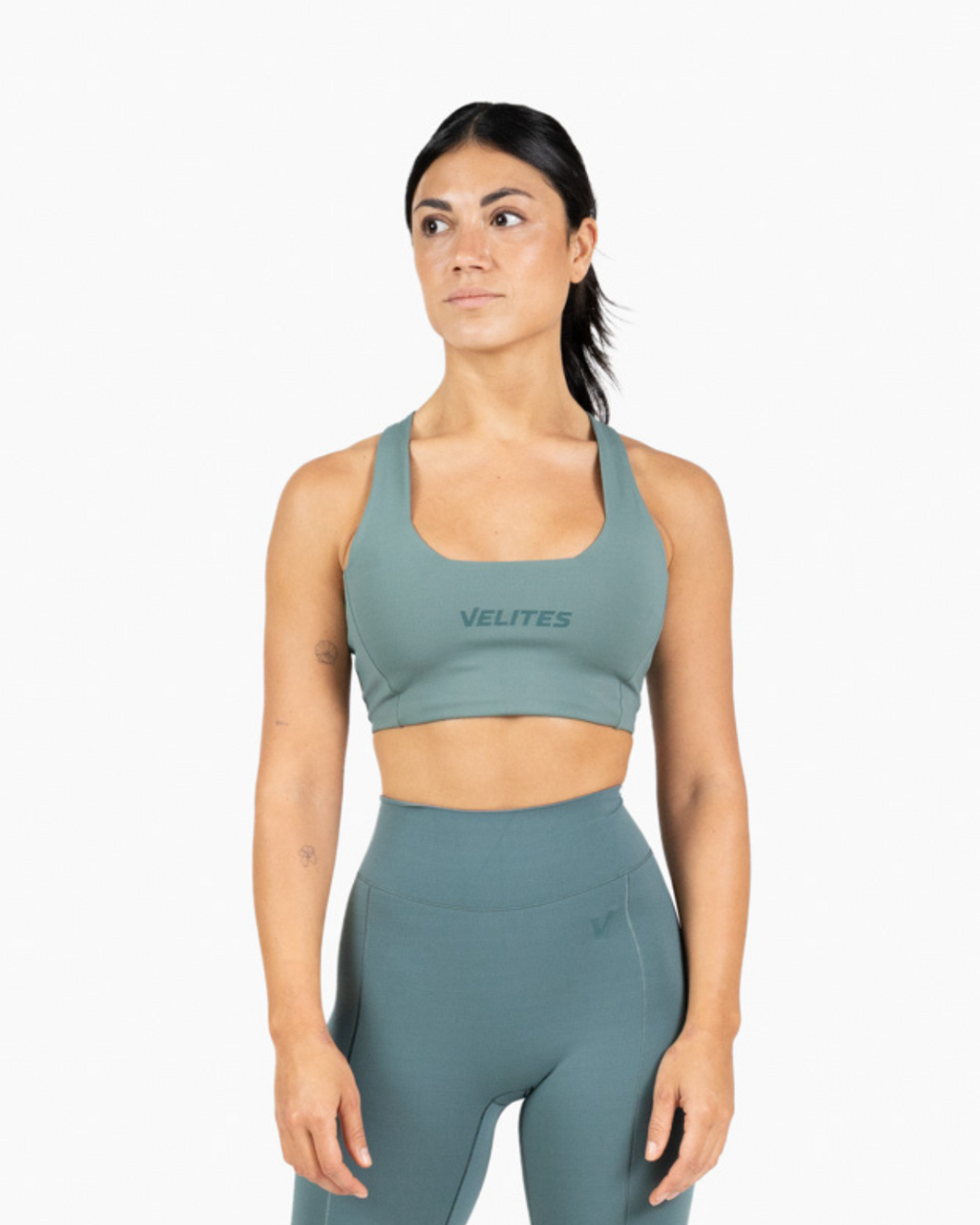 HOLO LOW NECK PINE GREEN