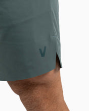 Load image into Gallery viewer, HOLO  MEN’S SHORT PINE GREEN
