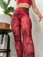 Load image into Gallery viewer, Red swirl one size legging
